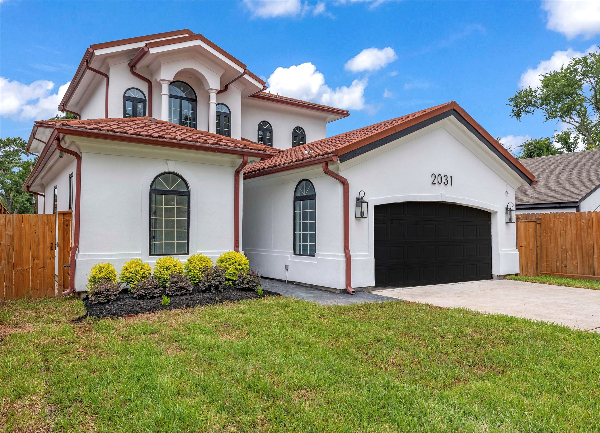 2031 Peppermill Road Houston, TX 77080 - Photo 2 of 48