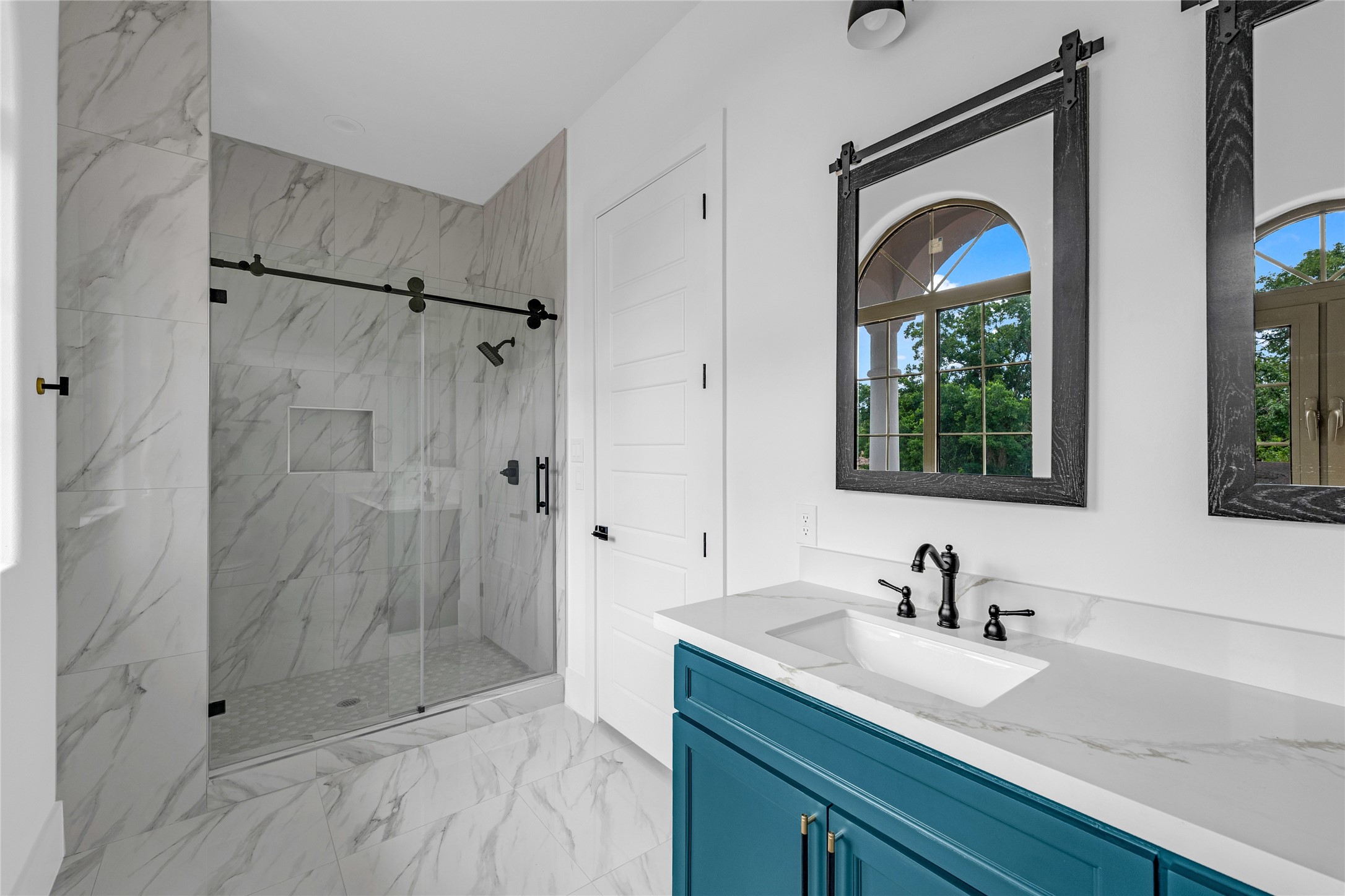 2031 Peppermill Road Houston, TX 77080 - Photo 34 of 48 En-suite bath 3 with large shower & lots of natural light