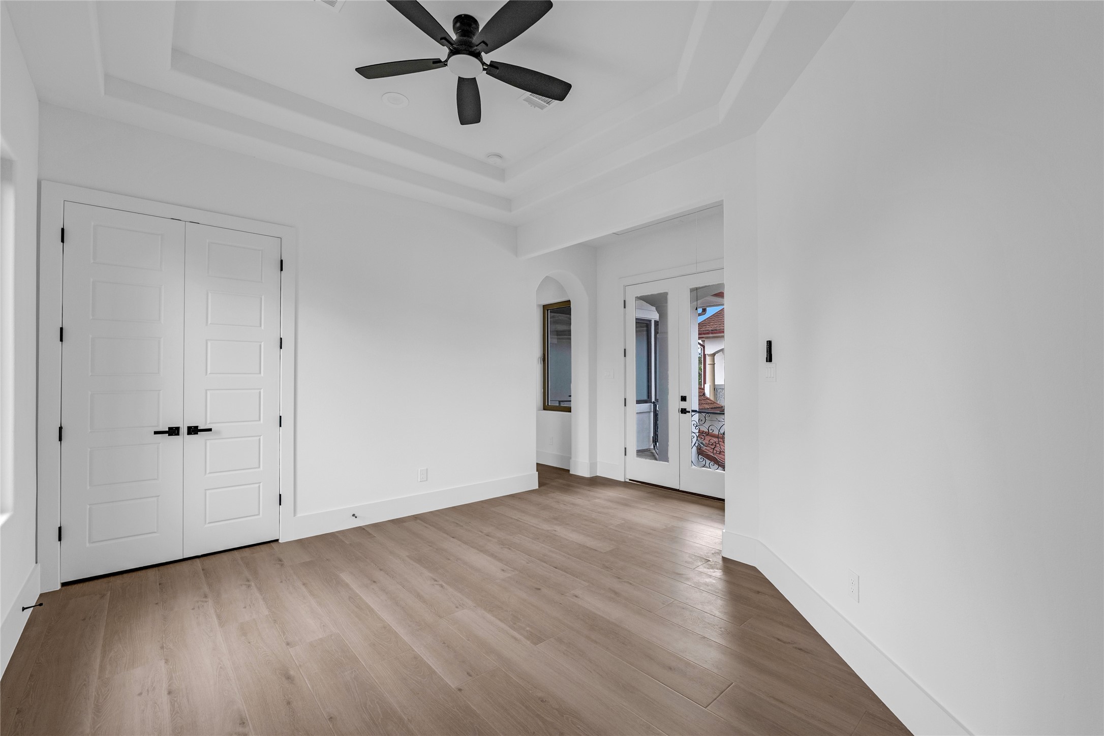 2031 Peppermill Road Houston, TX 77080 - Photo 36 of 48 The game room has double doors going out to the wrap-around balcony.