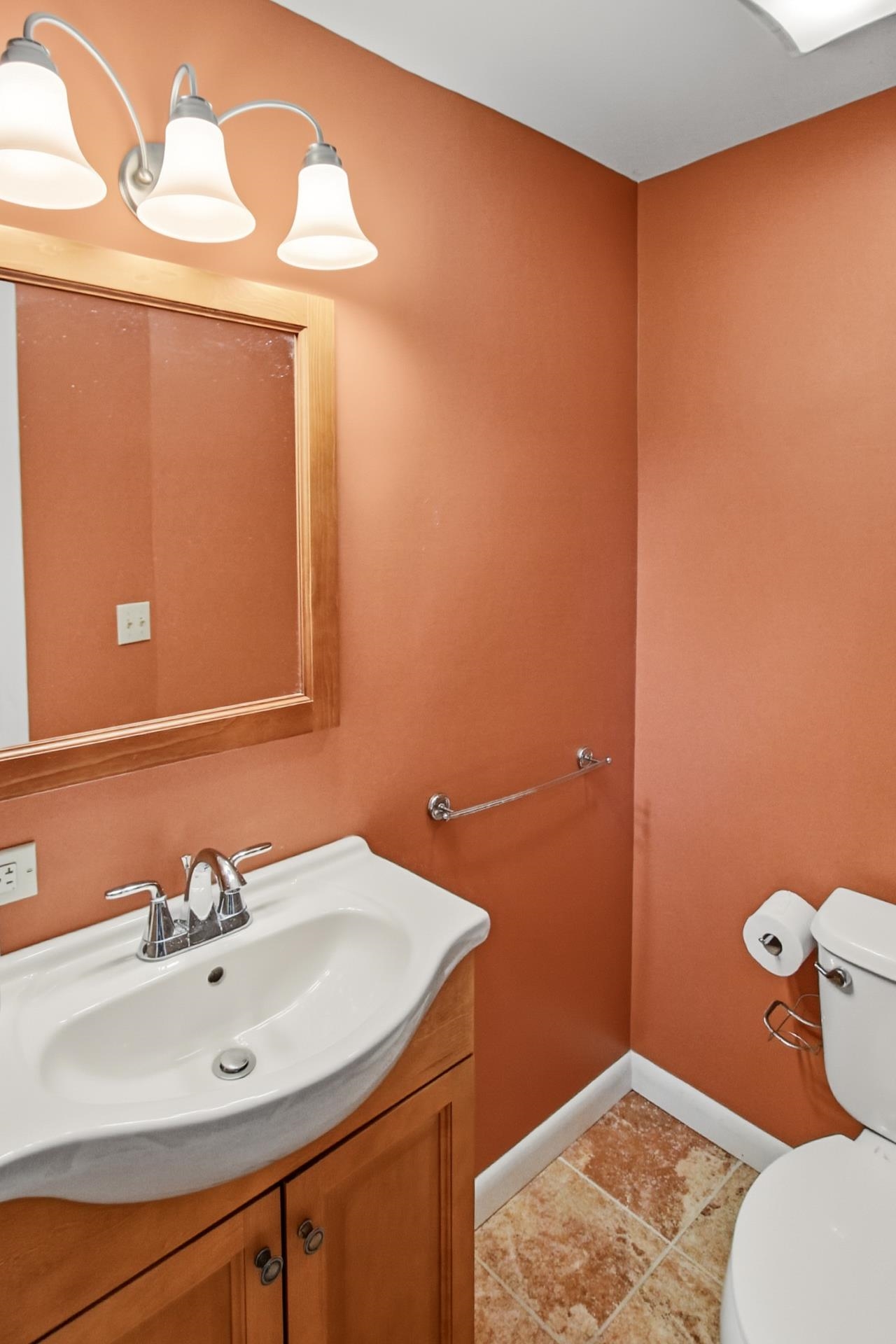 15 Lincoln Street Pelham, NH 03076 - Photo 14 of 50
