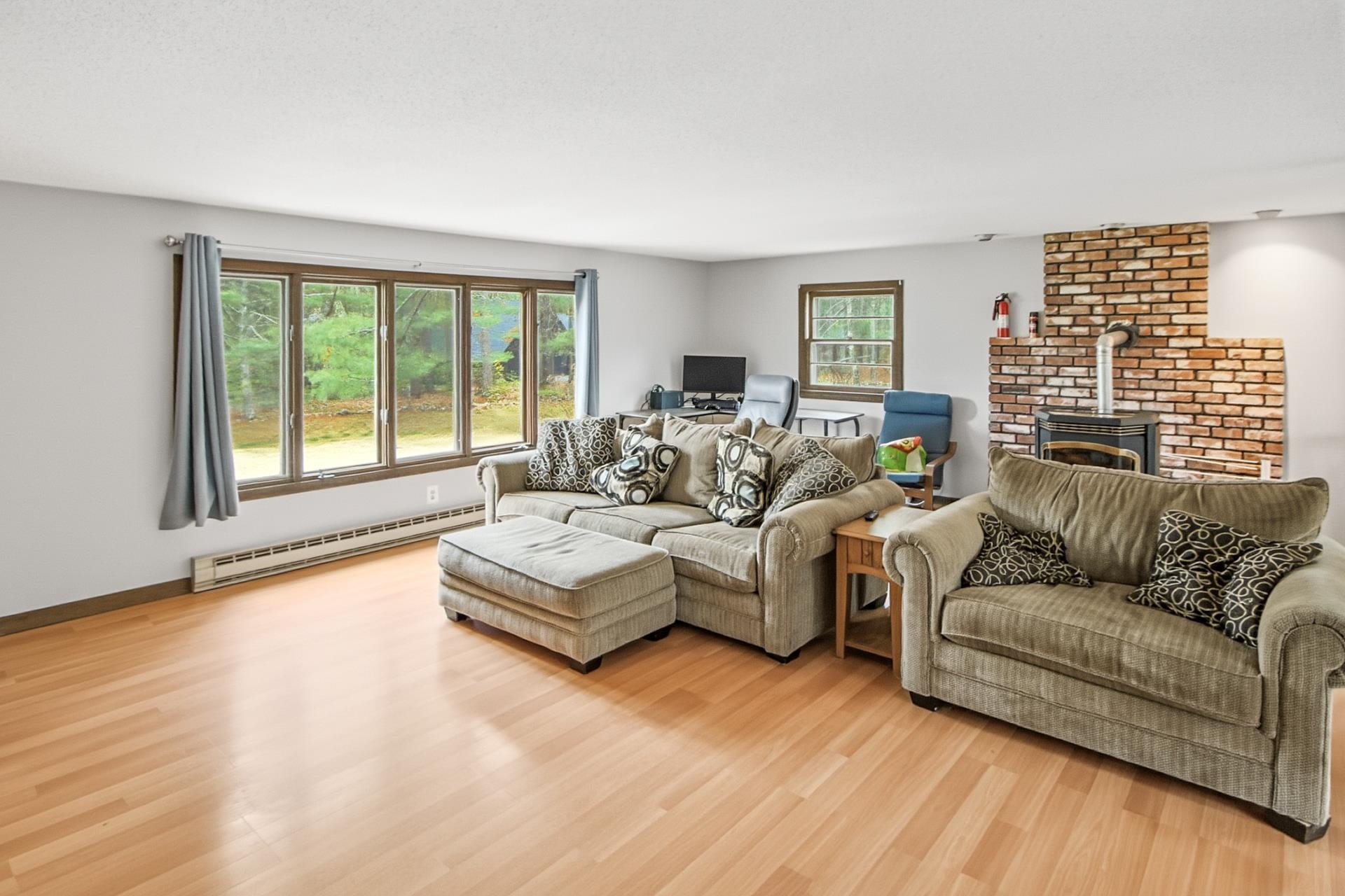 15 Lincoln Street Pelham, NH 03076 - Photo 21 of 50