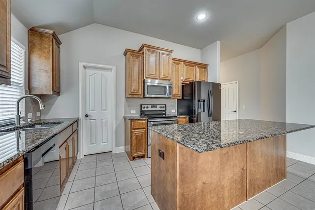 $2,800 | 6625 Thistle Wood Drive, Midlothian, TX 76065