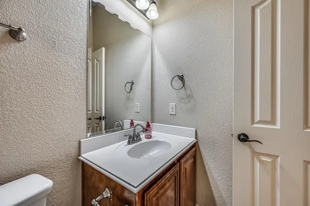 $2,800 | 6625 Thistle Wood Drive, Midlothian, TX 76065