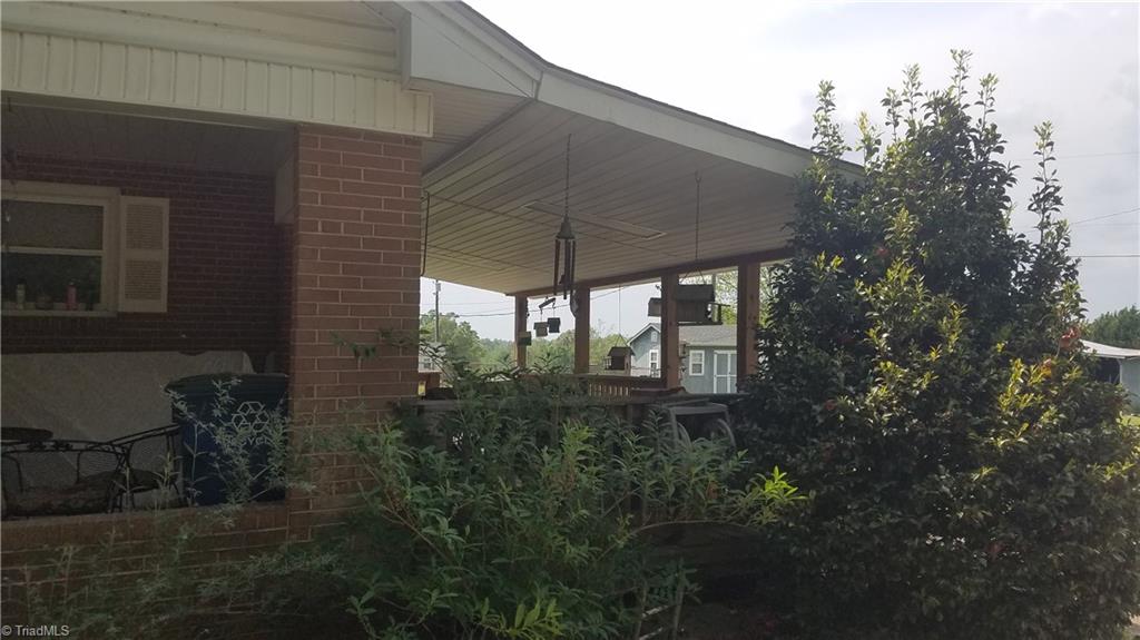 137 Palmer Road Reidsville, NC 27320 - Photo 5 of 11 Gallery Image 5