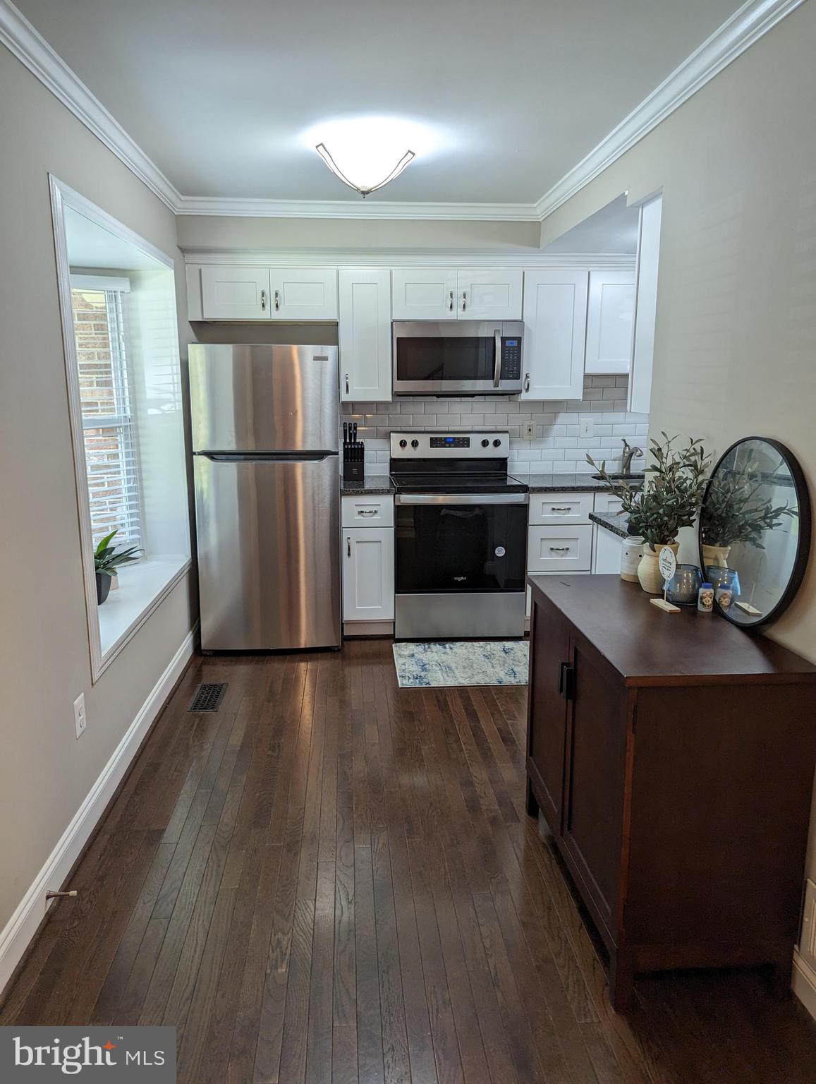 8914 Shamrock Court Springfield, VA 22152 - Photo 2 of 17