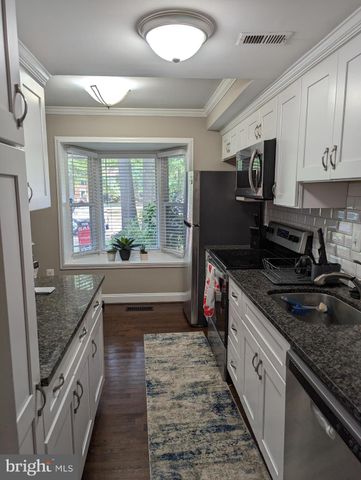 $525,000 | 8914 Shamrock Court, Springfield, VA 22152