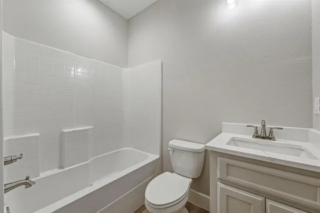 $675,000 | 981 Clinton Avenue, Stephenville, TX 76401