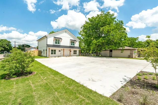 $675,000 | 981 Clinton Avenue, Stephenville, TX 76401