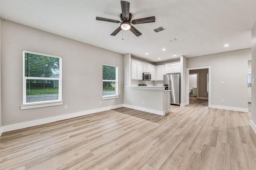 981 Clinton Avenue Stephenville, TX 76401 - Photo 5 of 28