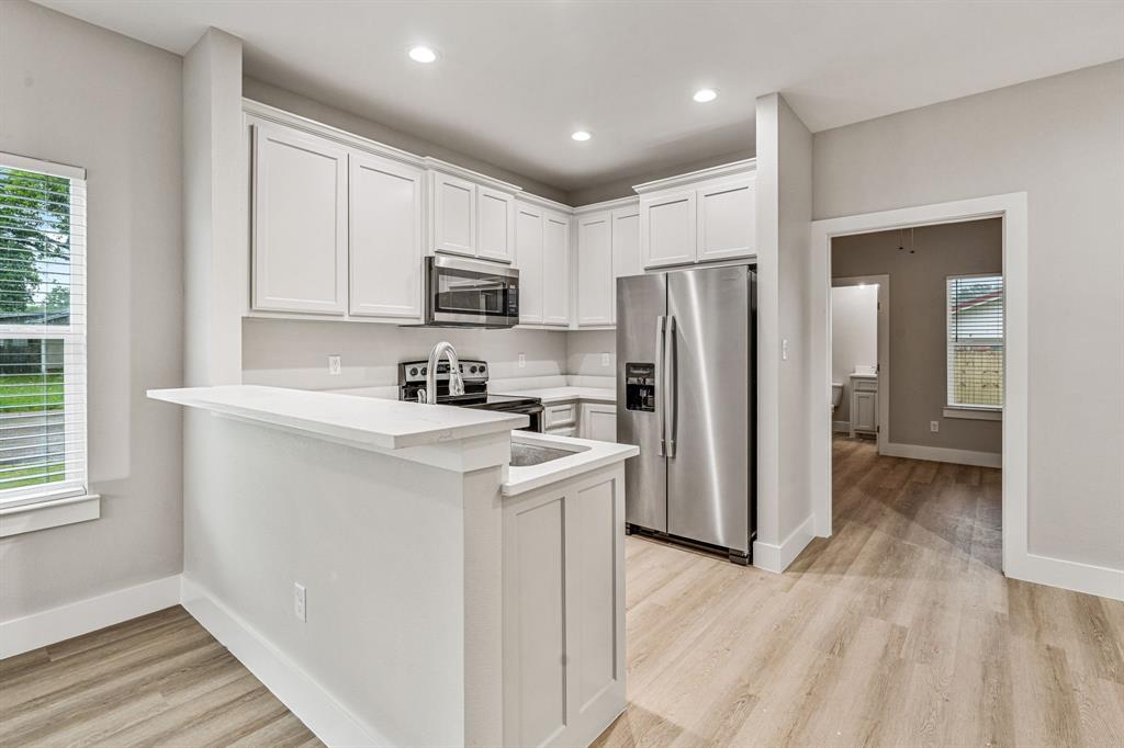 981 Clinton Avenue Stephenville, TX 76401 - Photo 8 of 28