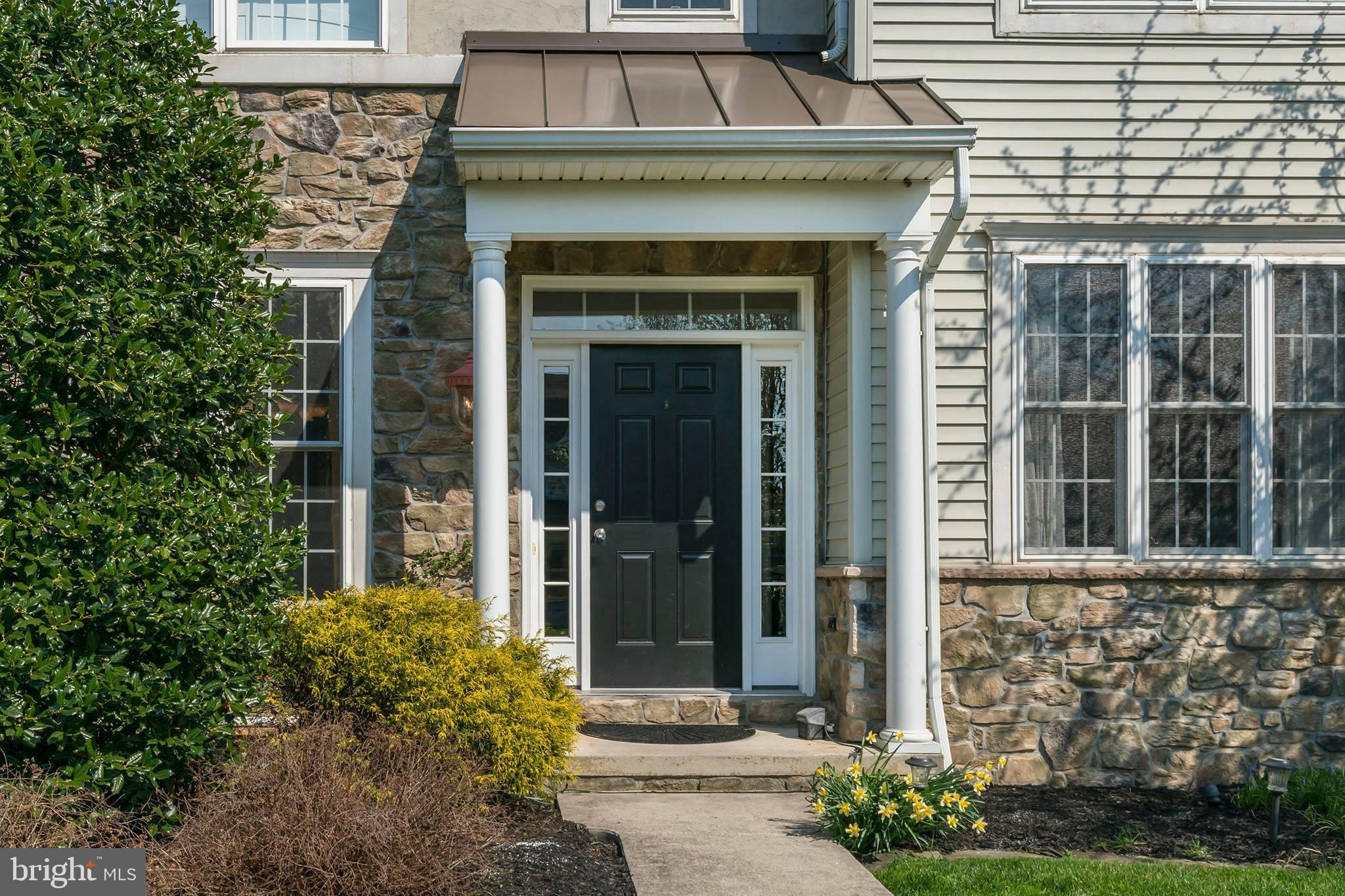 321 Cobblers Court Lititz, PA 17543 - Photo 2 of 41