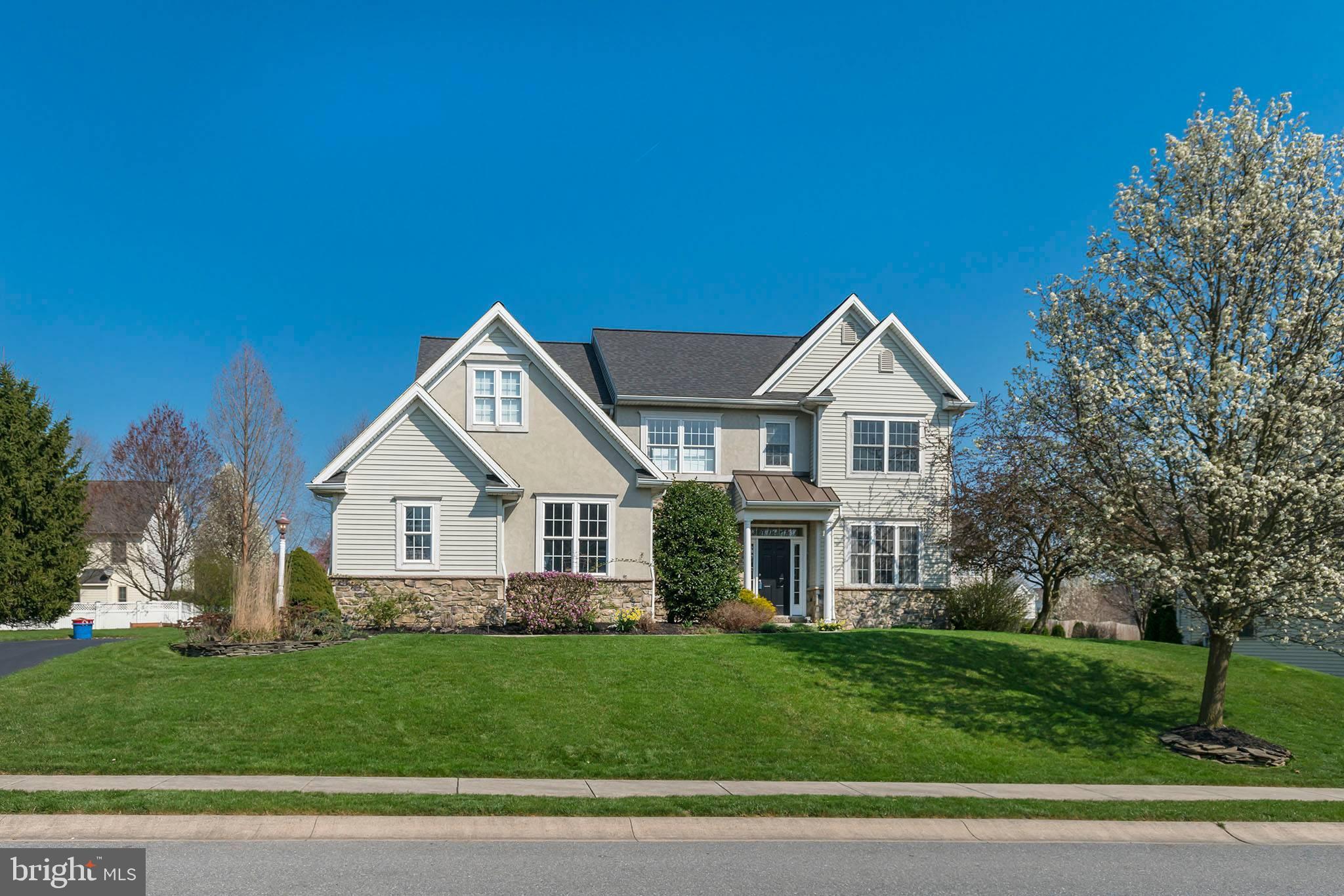 321 Cobblers Court Lititz, PA 17543 - Photo 3 of 41