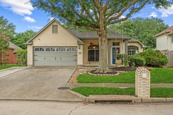 front view of house with a yard