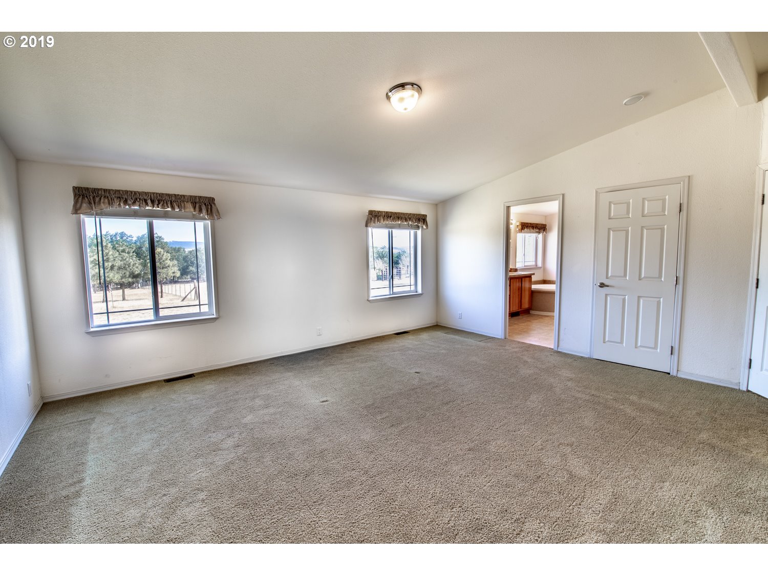 1755 State Road Mosier, OR 97040 - Photo 12 of 32 Gallery Image 12