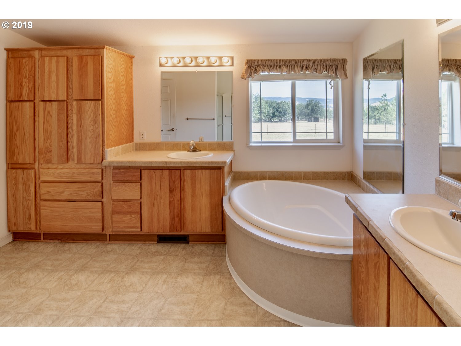1755 State Road Mosier, OR 97040 - Photo 13 of 32 Gallery Image 13