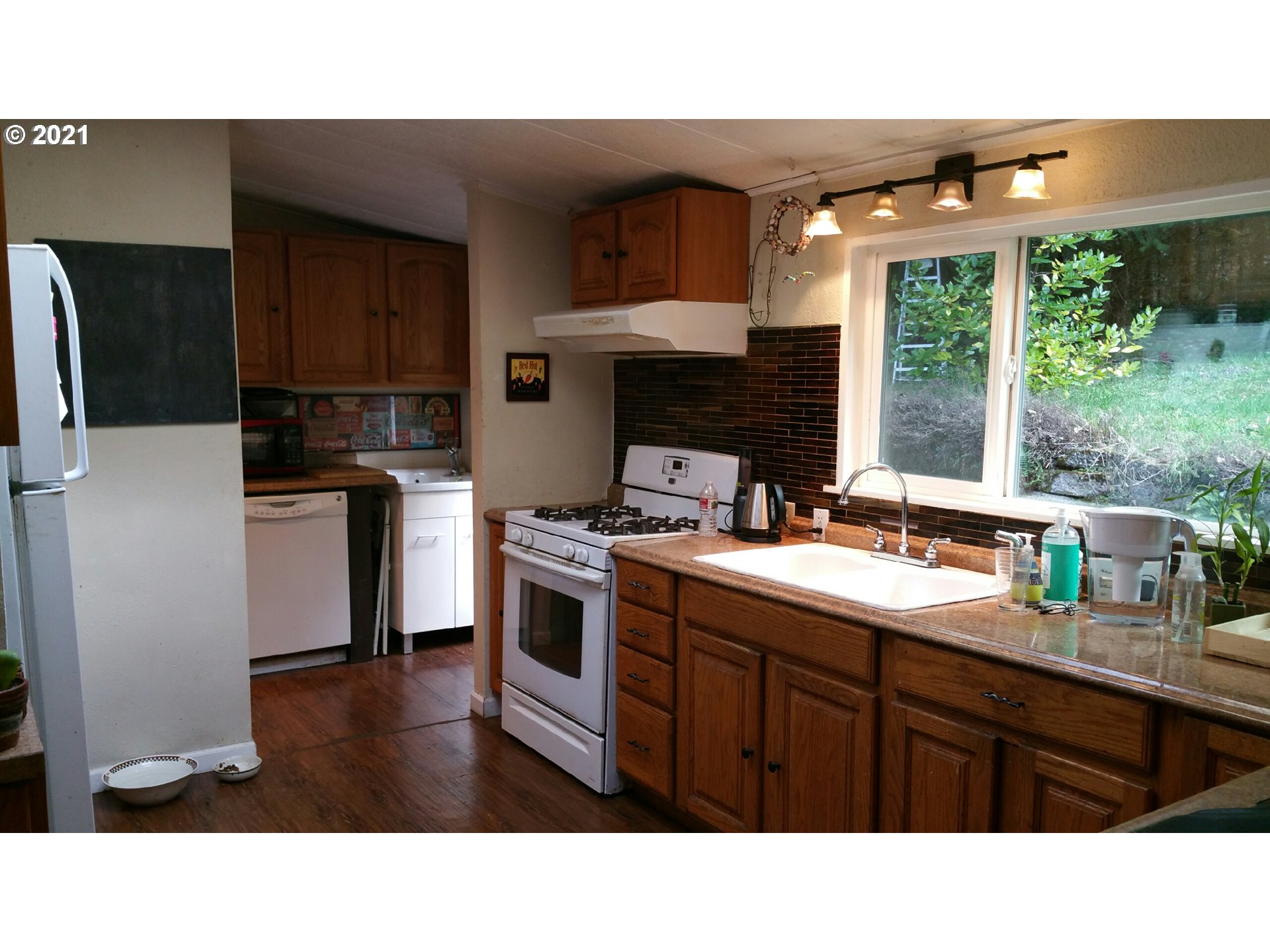 89440 Kezar Lane Mapleton, OR 97453 - Photo 8 of 14 Gallery Image 8