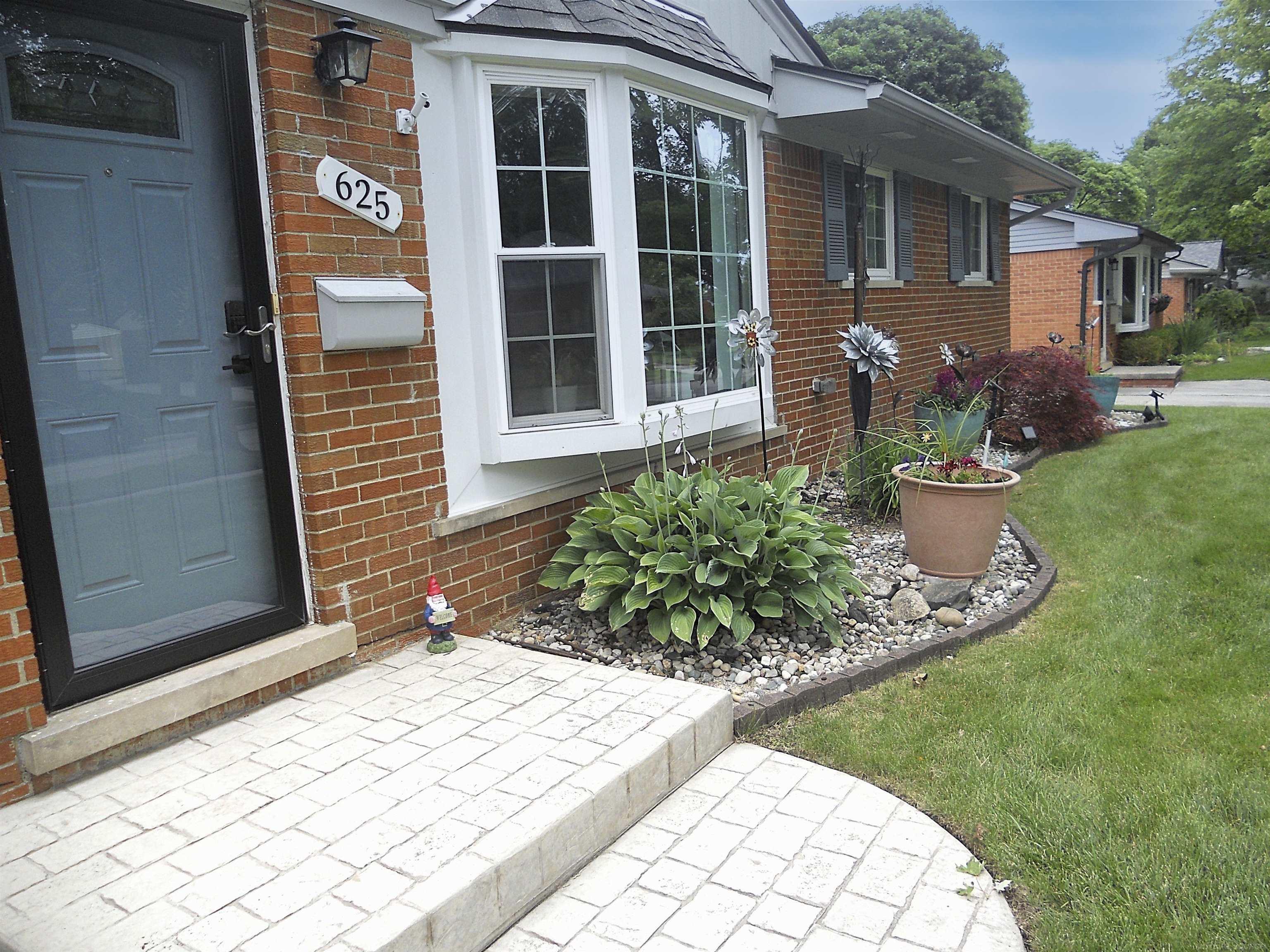 625 Rewold Drive Rochester, MI 48307 - Photo 68 of 69 50213110-24854c99-5497-45e1-a146-6683a00419a4.JPG