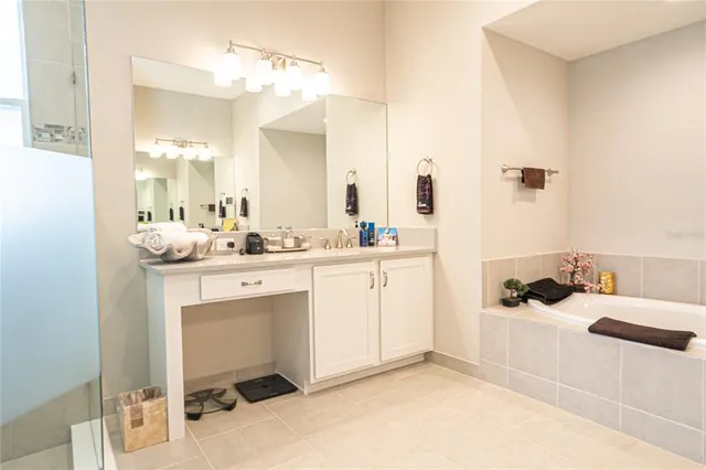 $579,900 | 5013 Sevilla Shores Drive, Wimauma, FL 33598