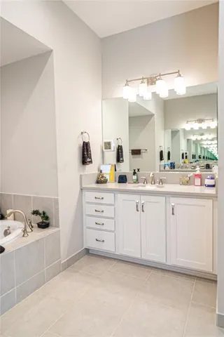 $579,900 | 5013 Sevilla Shores Drive, Wimauma, FL 33598