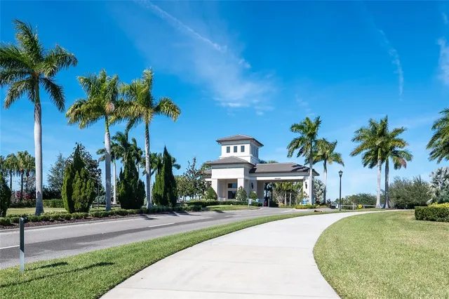 $579,900 | 5013 Sevilla Shores Drive, Wimauma, FL 33598