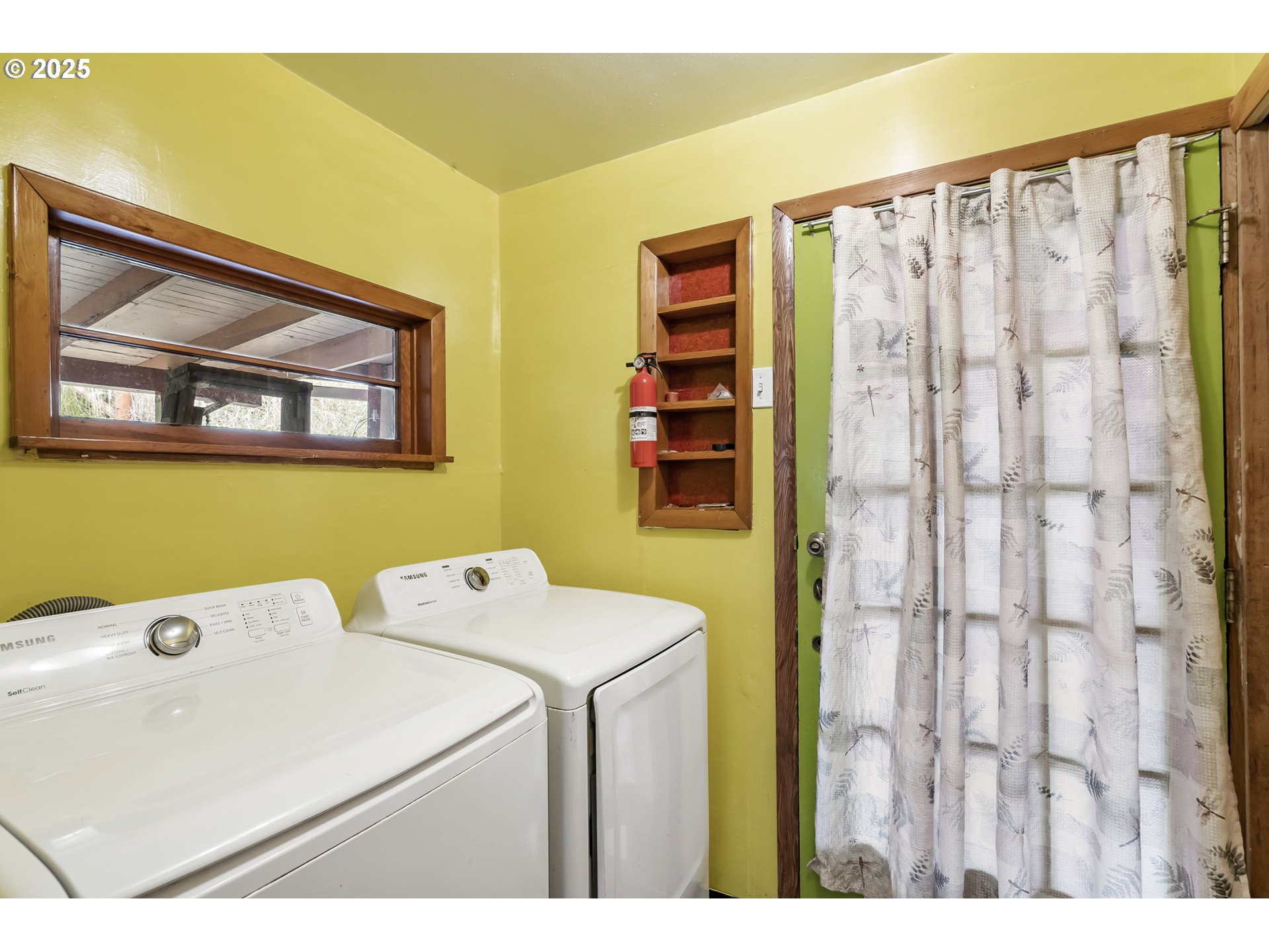51557 Southwest Em Watts Road Scappoose, OR 97056 - Photo 11 of 40 a utility room with dryer and washer