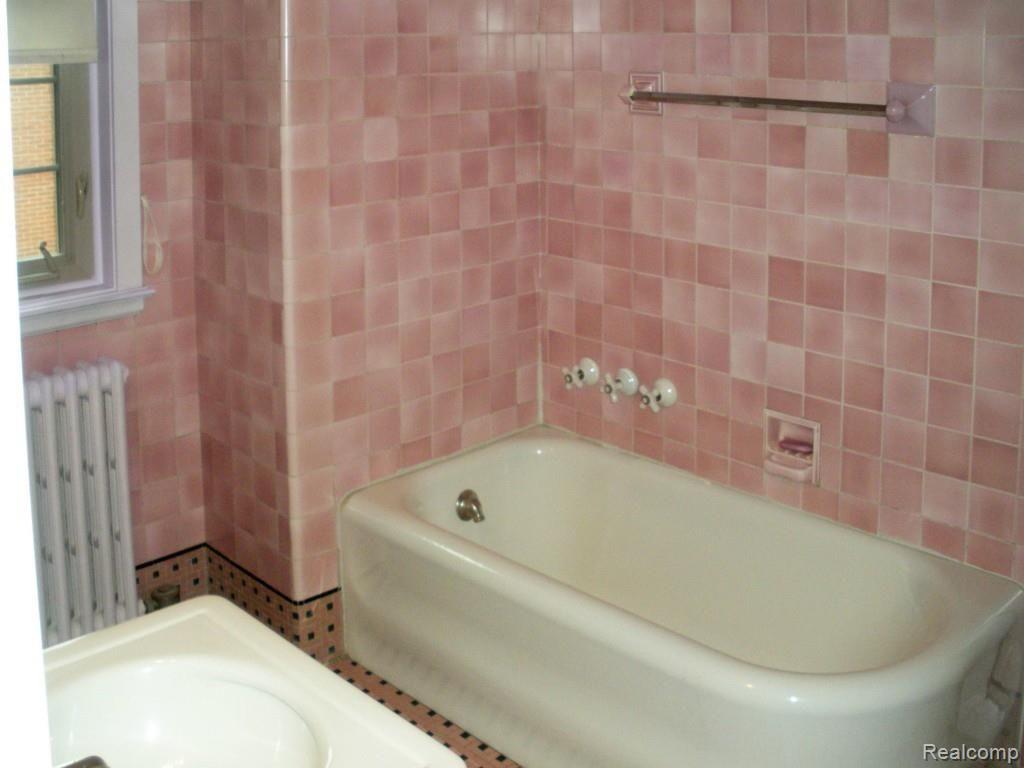 705 Westchester Road Grosse Pointe, MI 48230 - Photo 21 of 31 DSCN9120.jpg