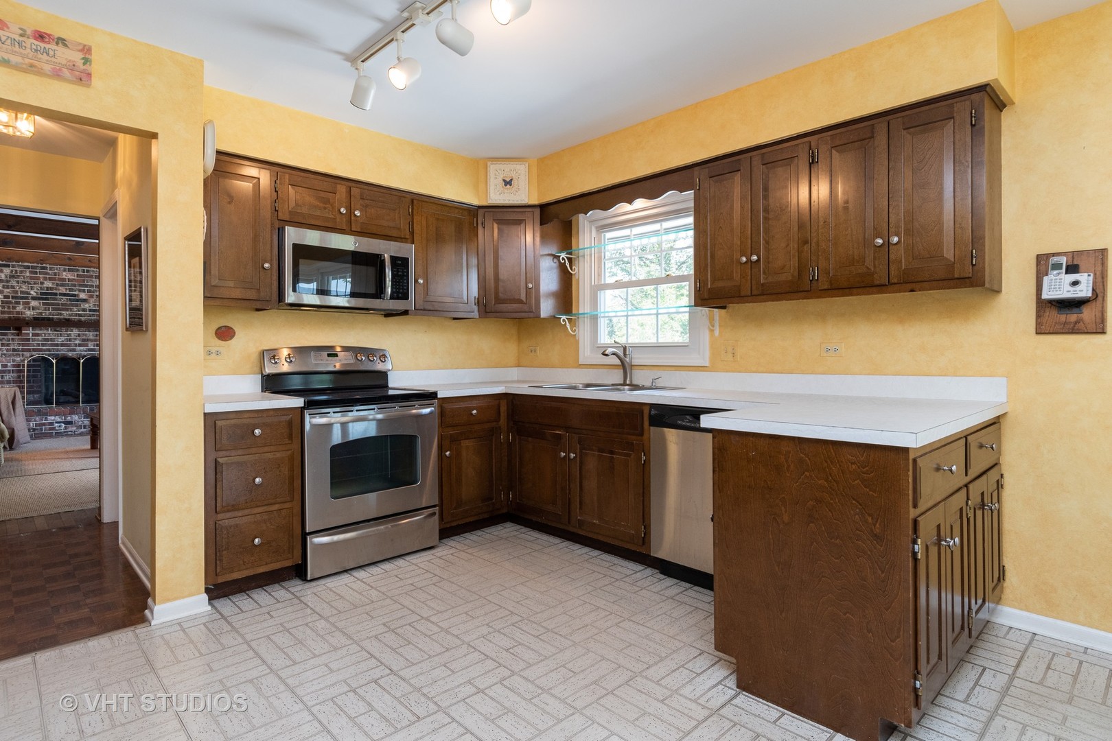 909 East Bailey Road Naperville, IL 60565 - Photo 4 of 24