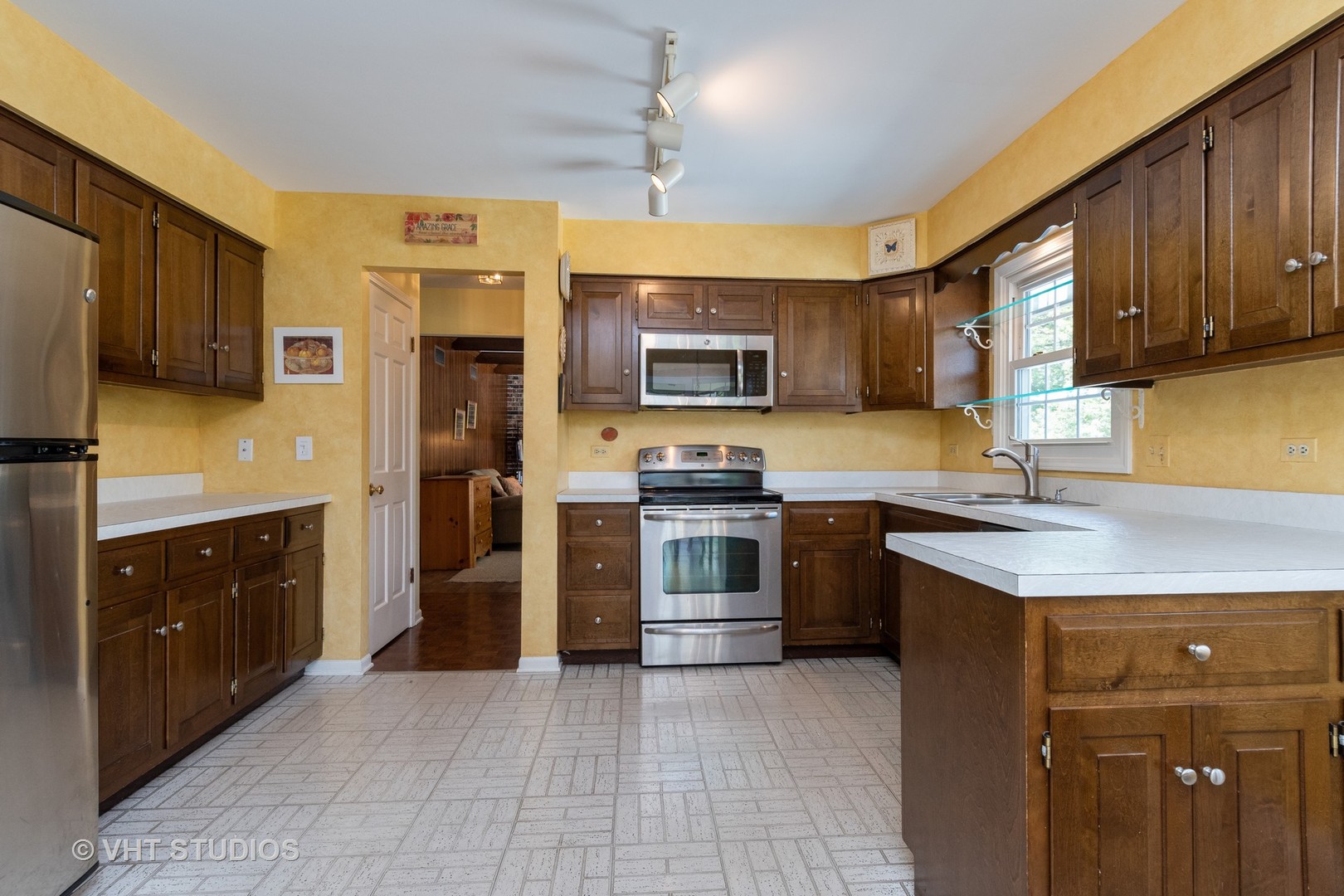 909 East Bailey Road Naperville, IL 60565 - Photo 5 of 24