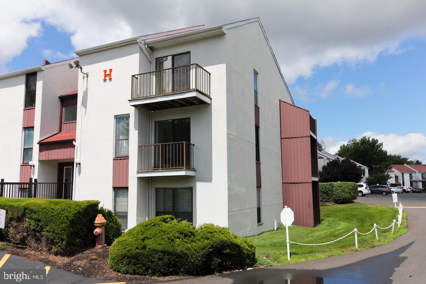 301 Byberry Road, Unit H2 Philadelphia, PA 19116 - Photo 2 of 25 Gallery Image 2