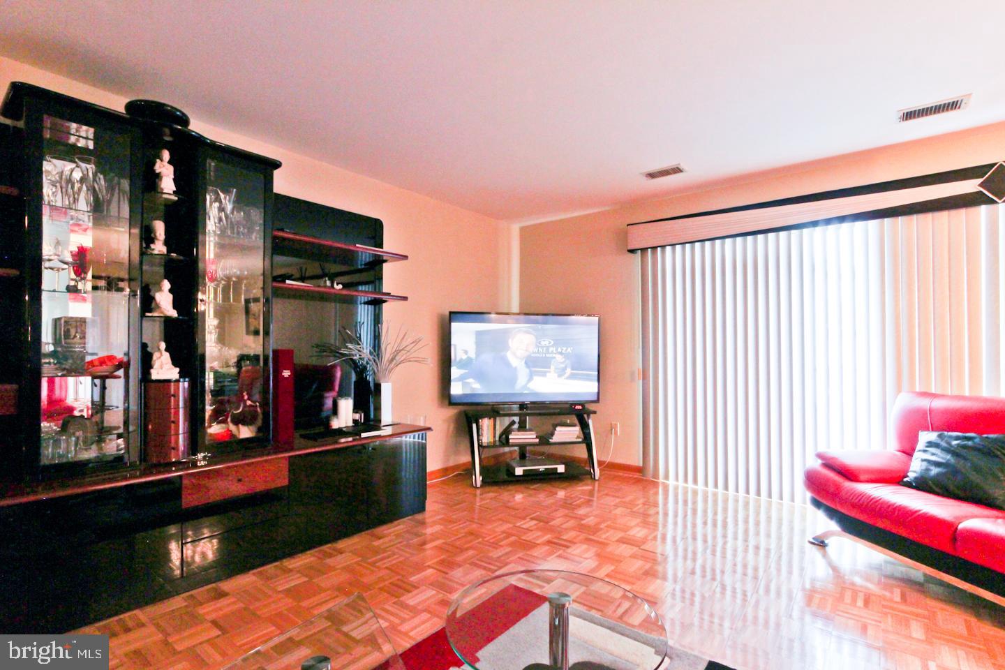301 Byberry Road, Unit H2 Philadelphia, PA 19116 - Photo 4 of 25 Gallery Image 4