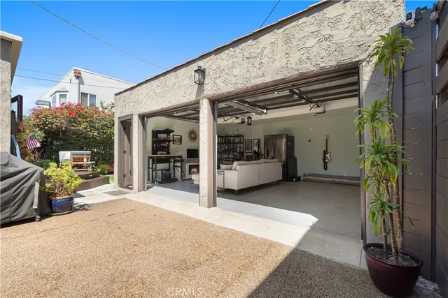 $1,575,000 | 1820 Alsace Avenue, Los Angeles, CA 90019