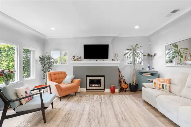 $1,575,000 | 1820 Alsace Avenue, Los Angeles, CA 90019