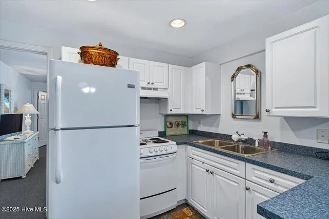 $839,000 | 104 Northeast 27th Street, Oak Island, NC 28465