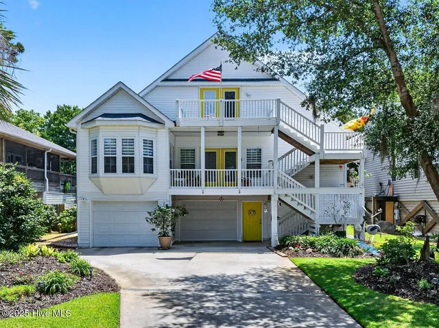 $839,000 | 104 Northeast 27th Street, Oak Island, NC 28465