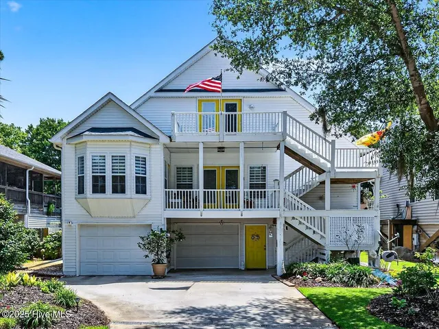 $839,000 | 104 Northeast 27th Street, Oak Island, NC 28465