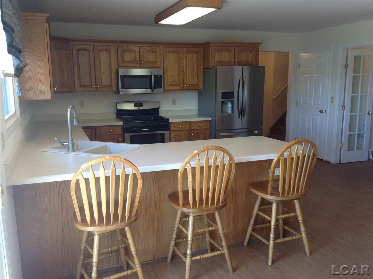 8069 Hoddinott Road Adrian, MI 49221 - Photo 12 of 36 31291254-11.JPG