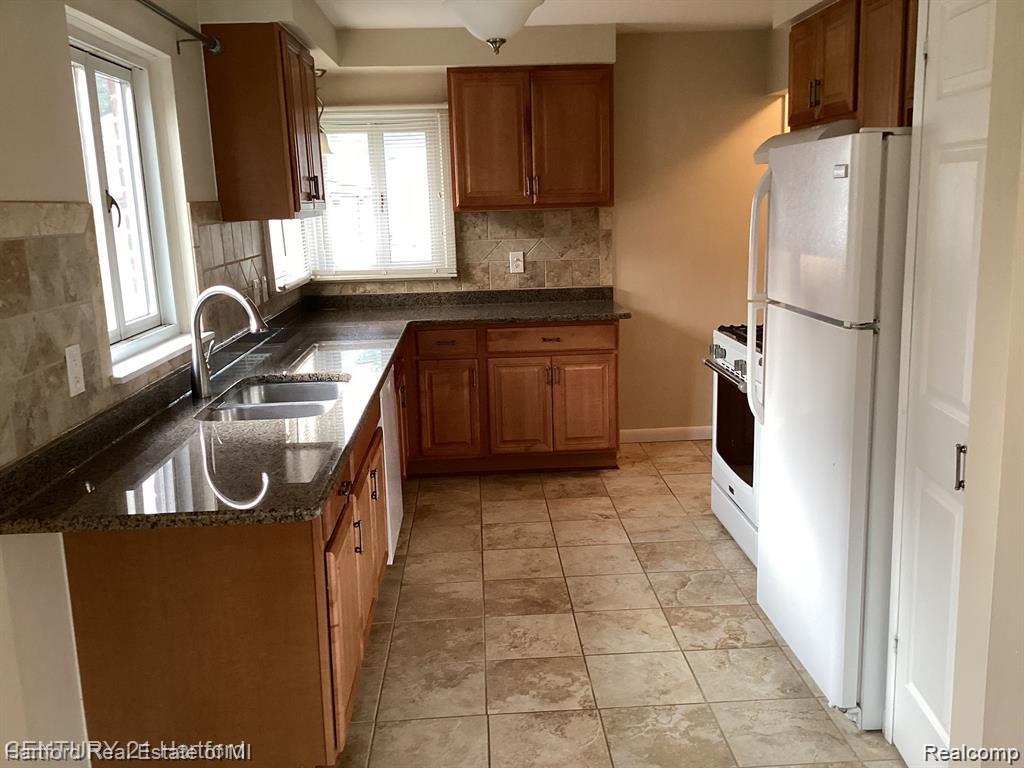 31568 Marblehead Road Farmington, MI 48336 - Photo 8 of 22