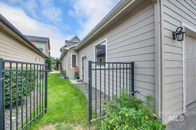 $514,900 | 1064 West Stanhope Street, Meridian, ID 83646