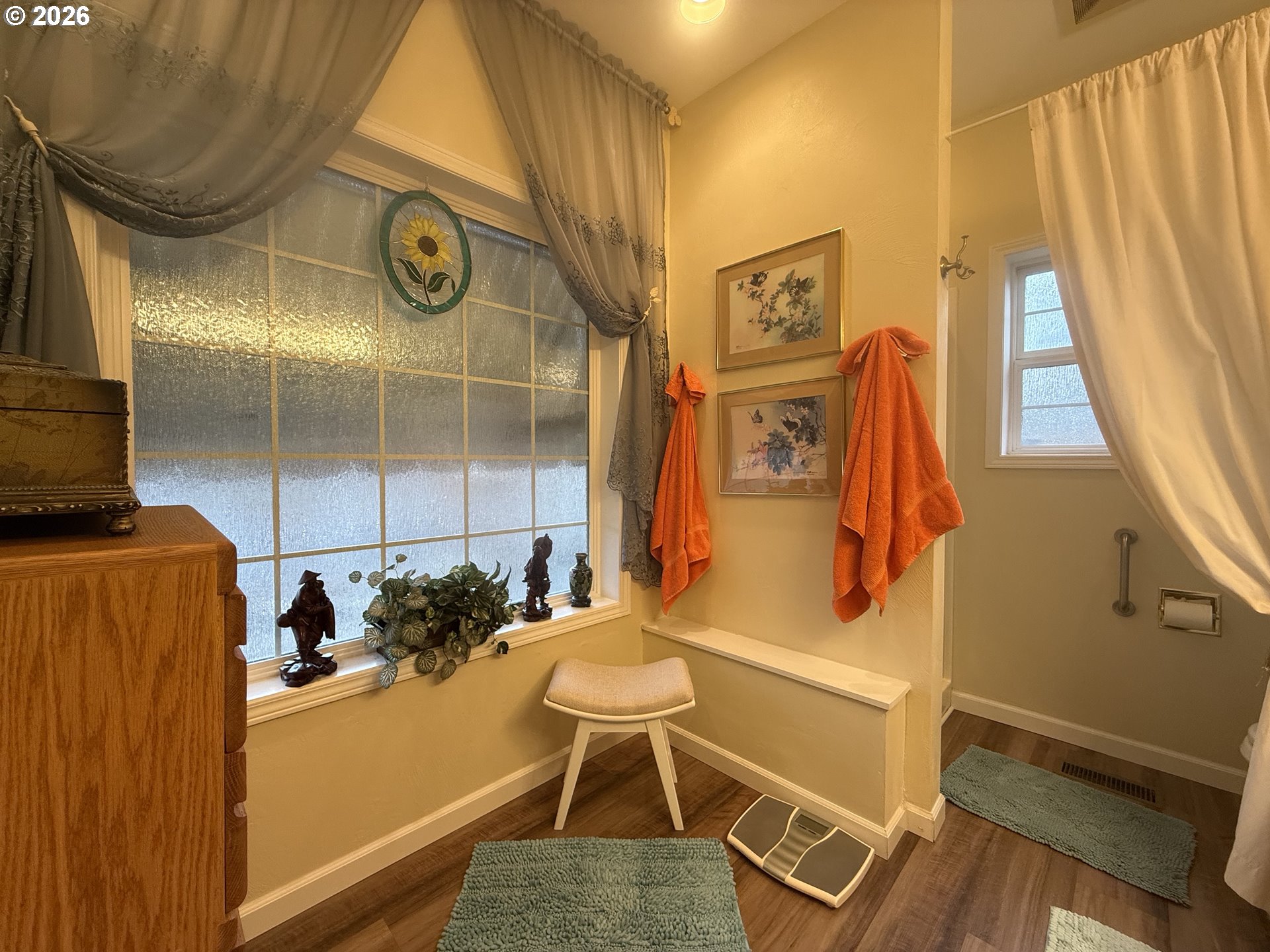 1505 Canal Street Springfield, OR 97477 - Photo 18 of 32 Owner's Suite Bathroom