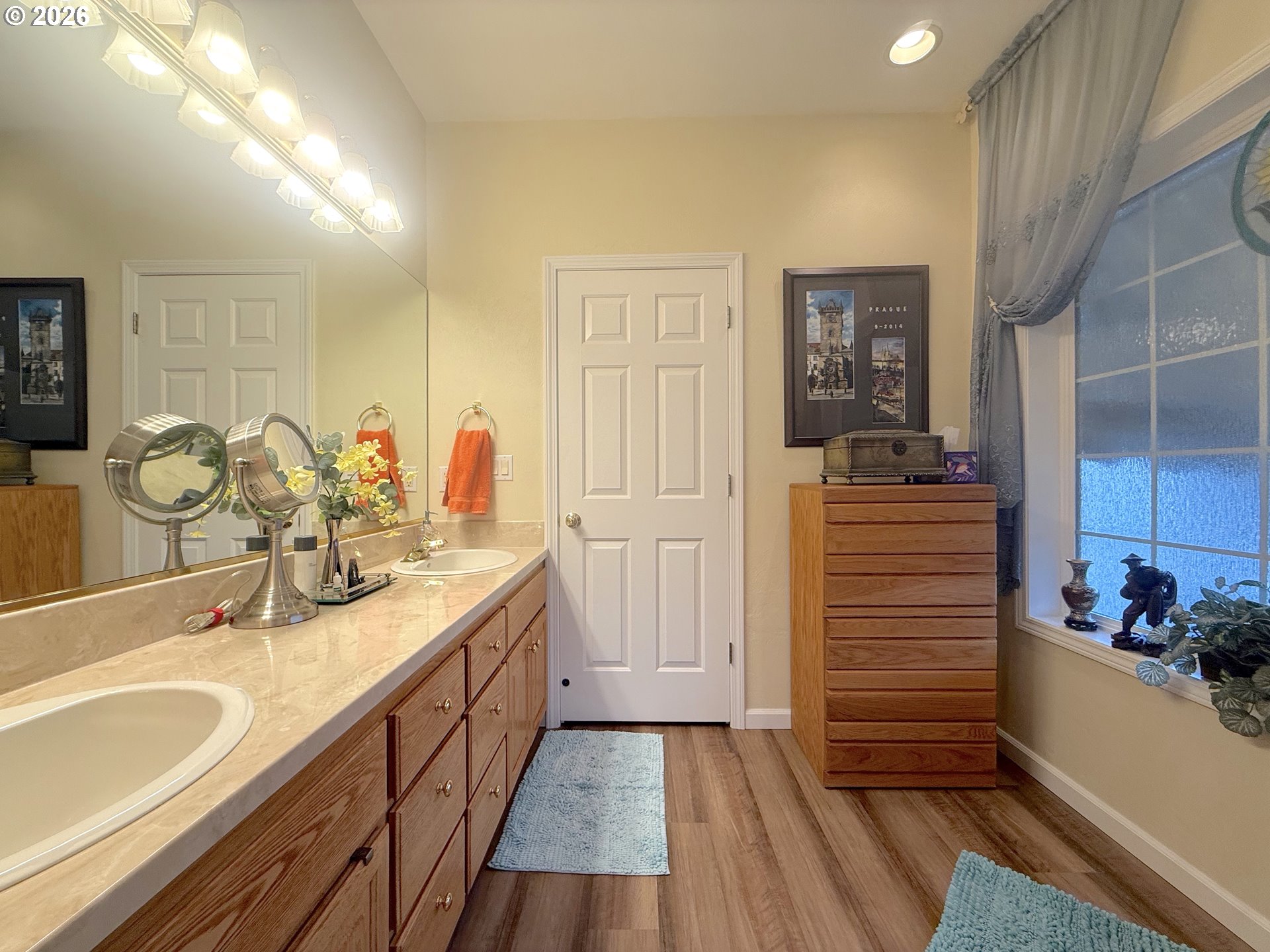 1505 Canal Street Springfield, OR 97477 - Photo 20 of 32 Owner's Suite Bathroom