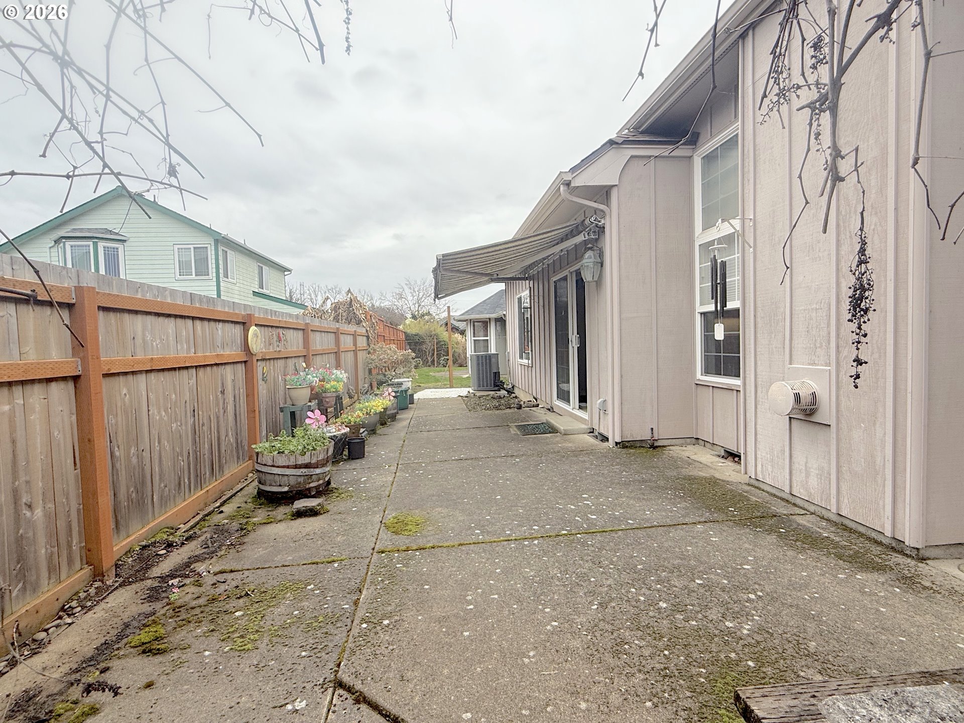 1505 Canal Street Springfield, OR 97477 - Photo 31 of 32 Patio