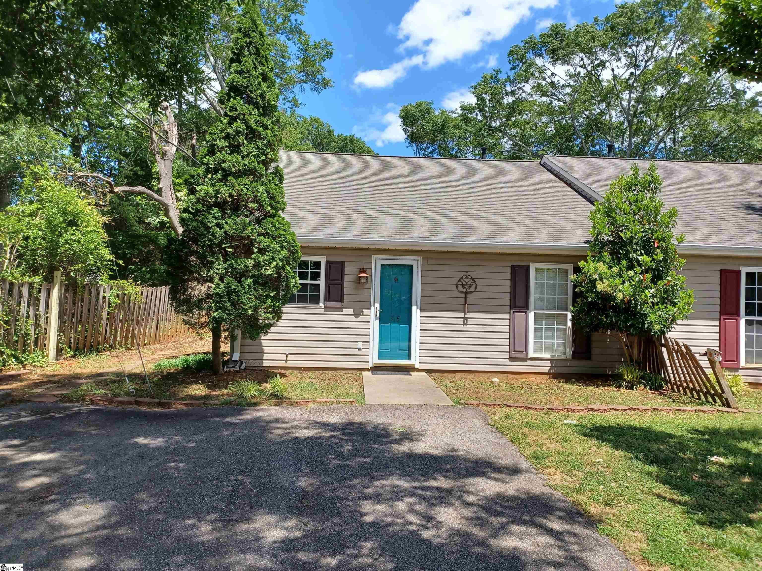 315 Farnsworth Road Spartanburg, SC 29301 - Photo 1 of 27 Gallery Image 1