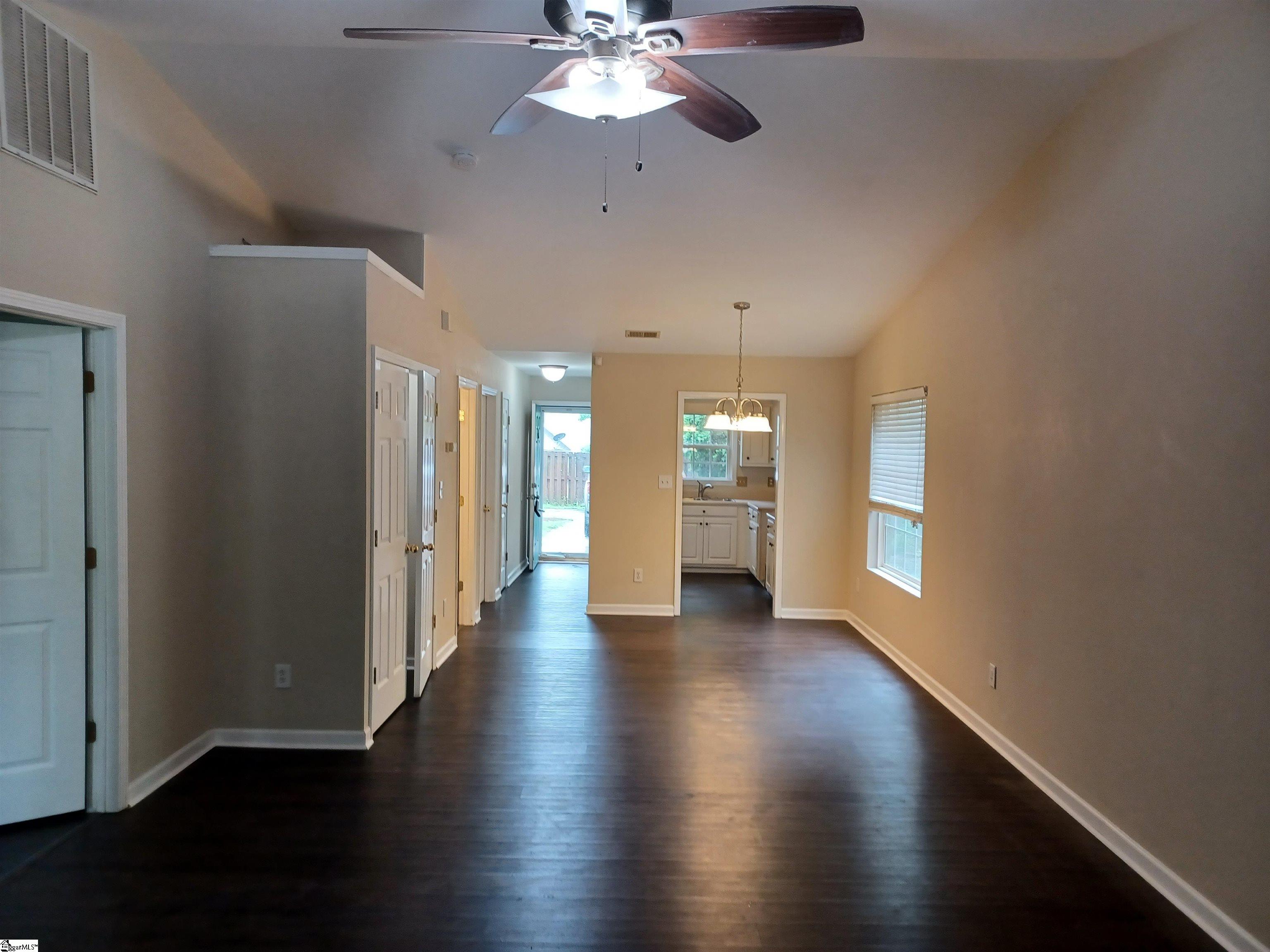 315 Farnsworth Road Spartanburg, SC 29301 - Photo 4 of 27 Gallery Image 4