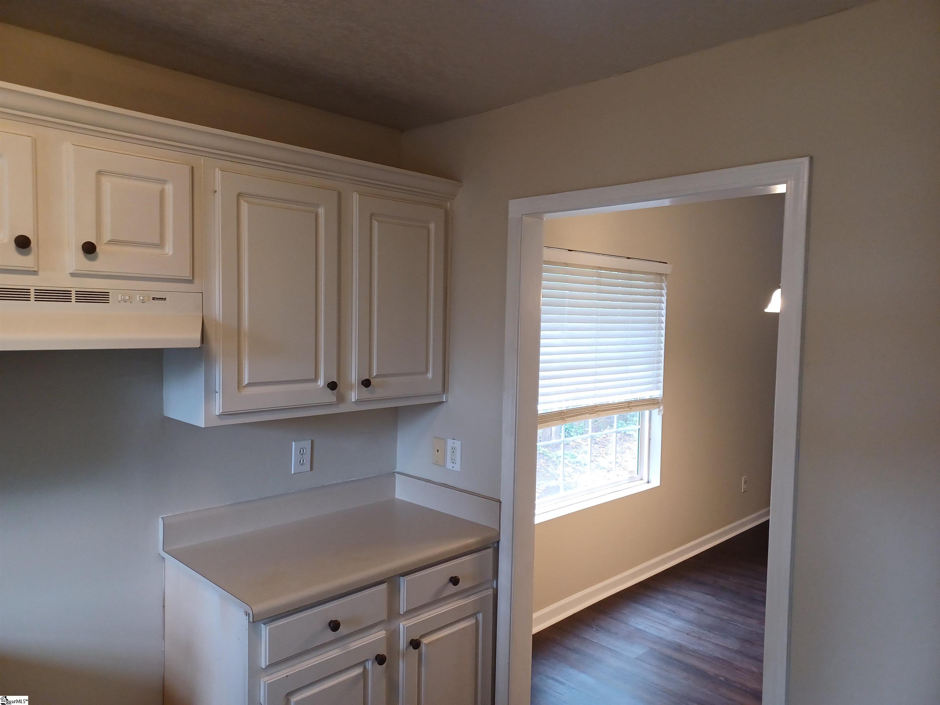 315 Farnsworth Road Spartanburg, SC 29301 - Photo 7 of 27 Gallery Image 7