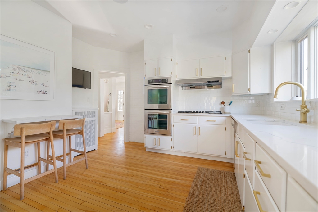 39 Upland Road Watertown, MA 02472 - Photo 11 of 37 Gallery Image 11