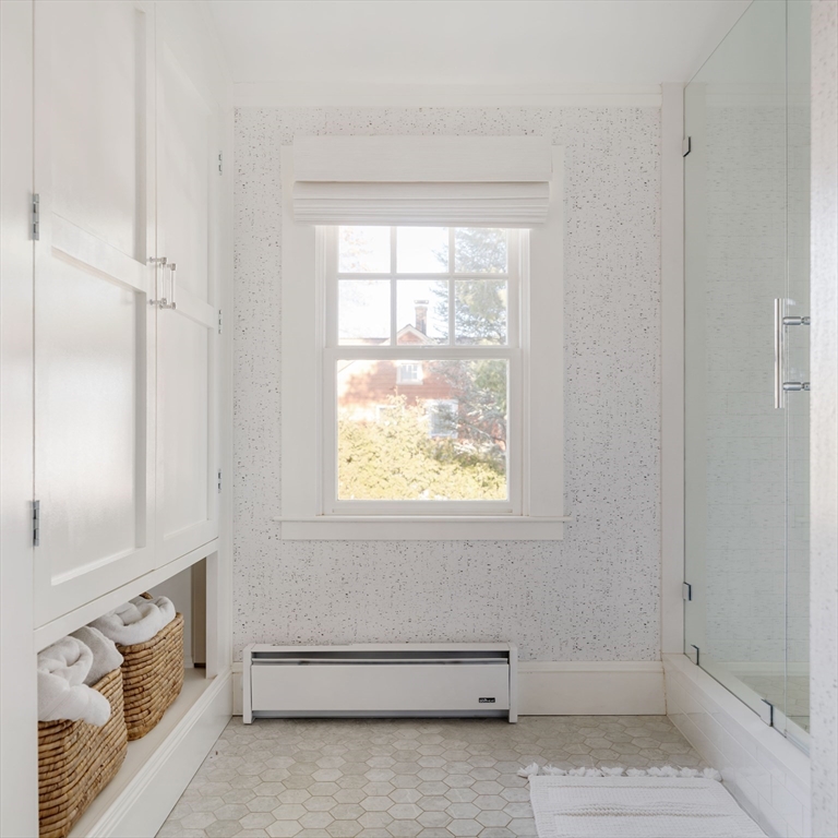 39 Upland Road Watertown, MA 02472 - Photo 20 of 37 Gallery Image 20