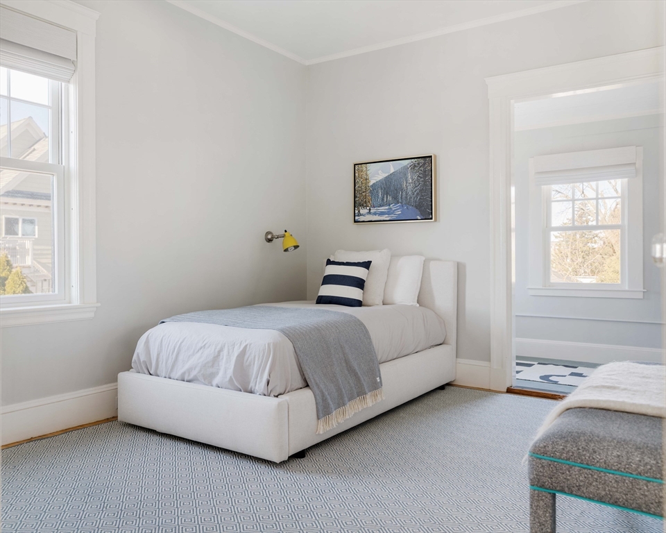 39 Upland Road Watertown, MA 02472 - Photo 23 of 37 Gallery Image 23