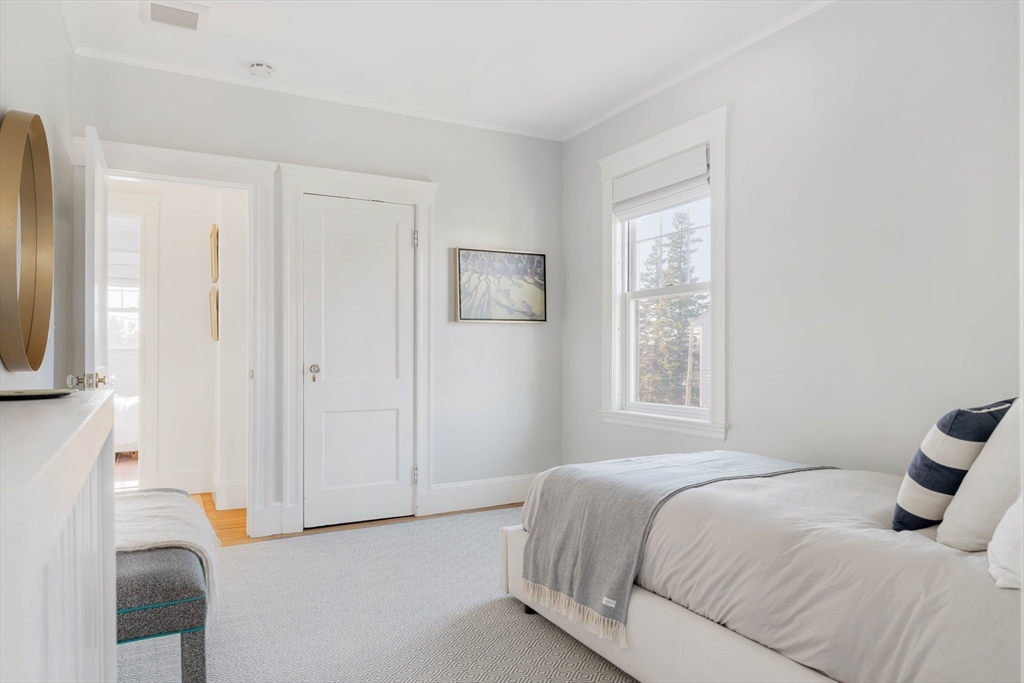 39 Upland Road Watertown, MA 02472 - Photo 24 of 37 Gallery Image 24