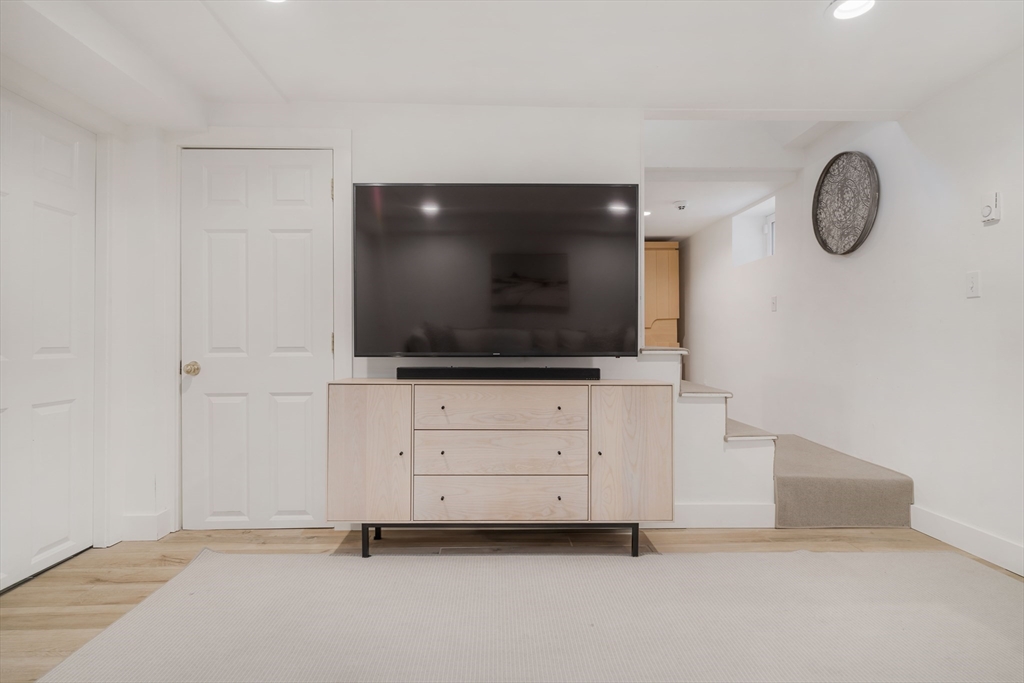 39 Upland Road Watertown, MA 02472 - Photo 27 of 37 Gallery Image 27