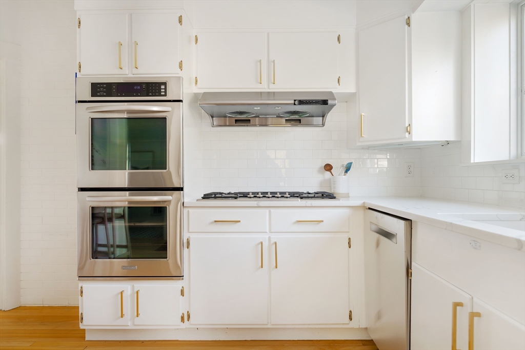 39 Upland Road Watertown, MA 02472 - Photo 10 of 37 Gallery Image 10